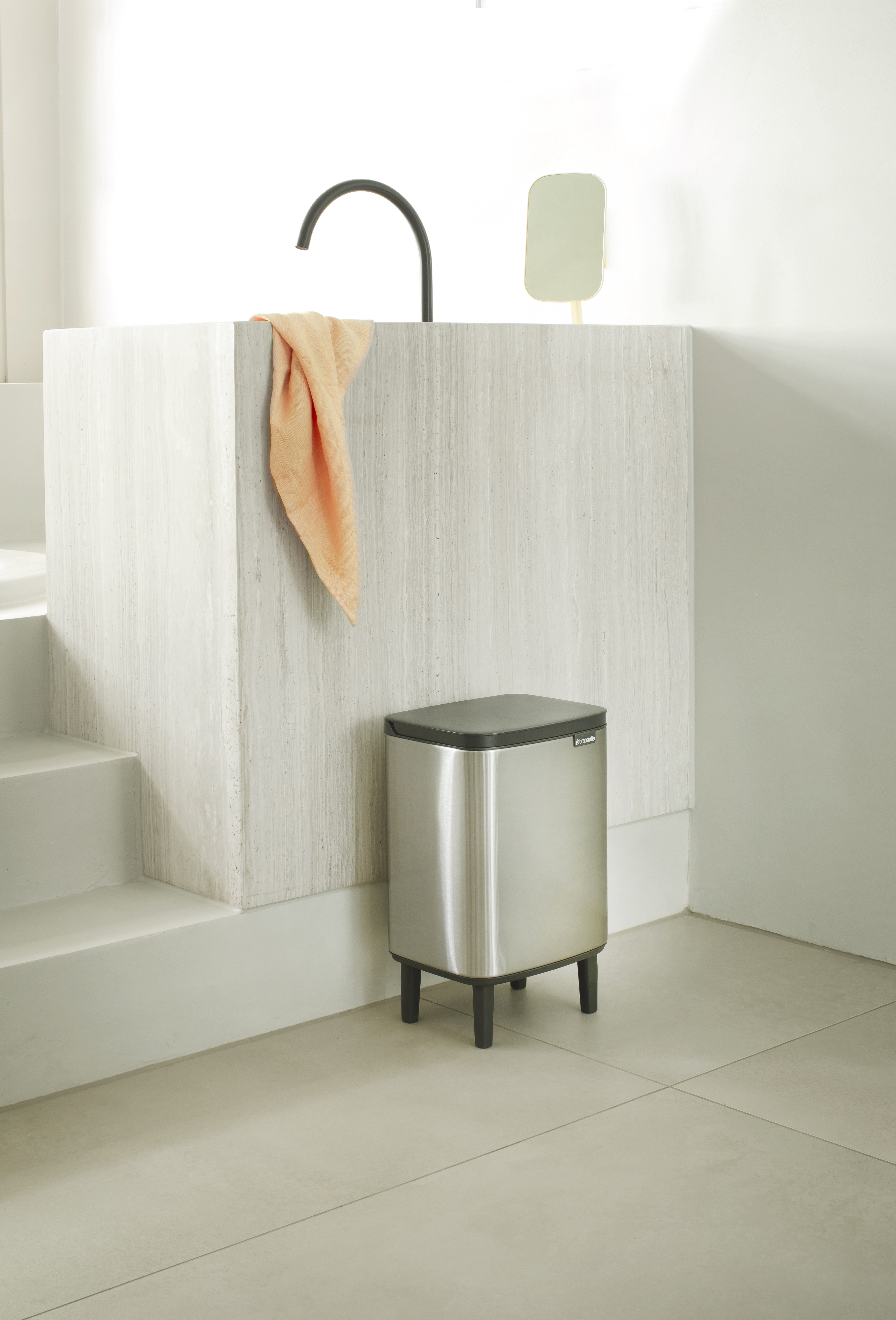 Brabantia Bo hi afvalemmer 7 liter met kunststof binnenemmer matt steel fingerprint proof