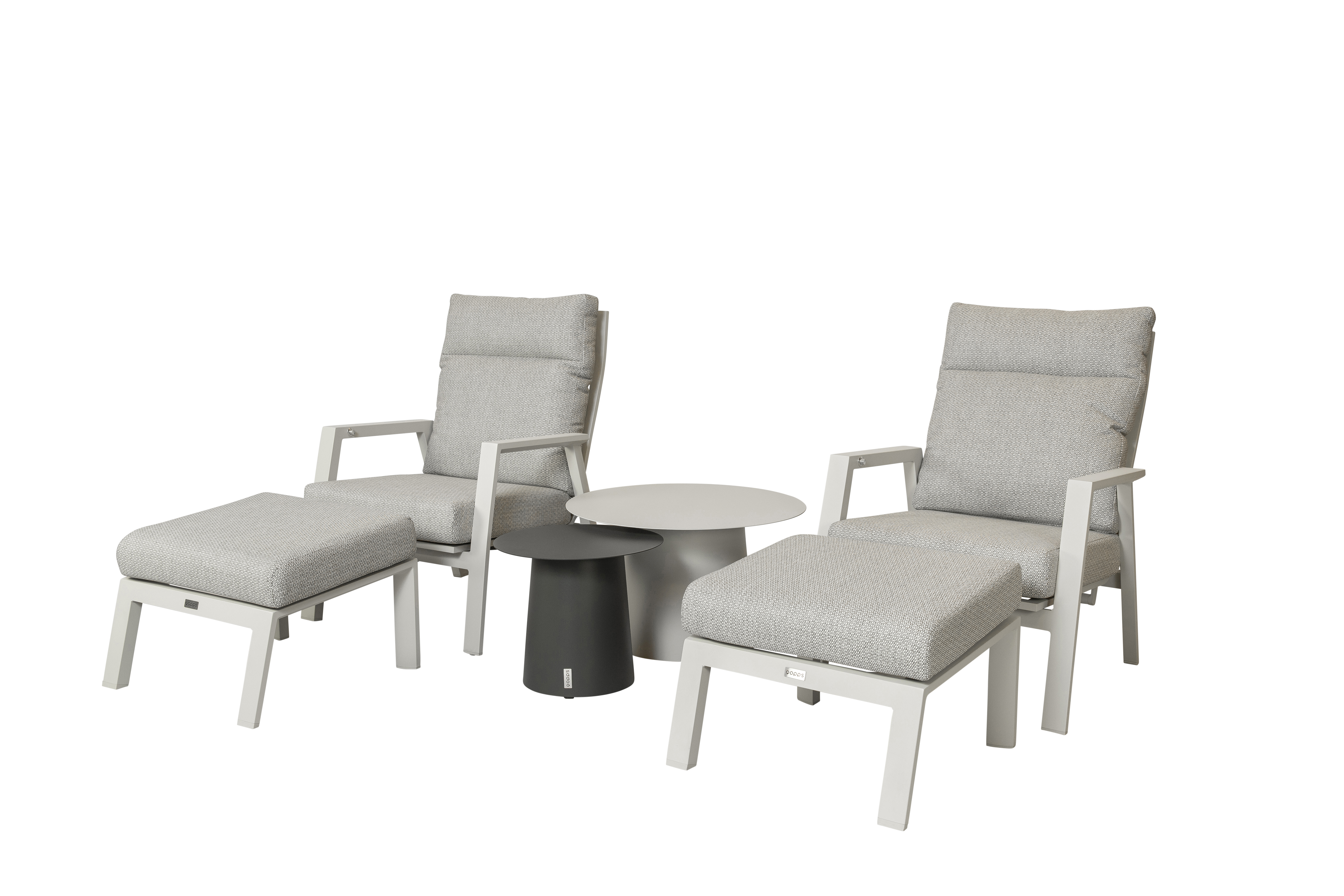 Qopps 2 Okios loungestoelen met 2 voetenbanken en 2 koffietafeltjes